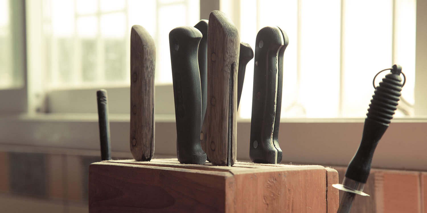 cleaning a wooden knife block